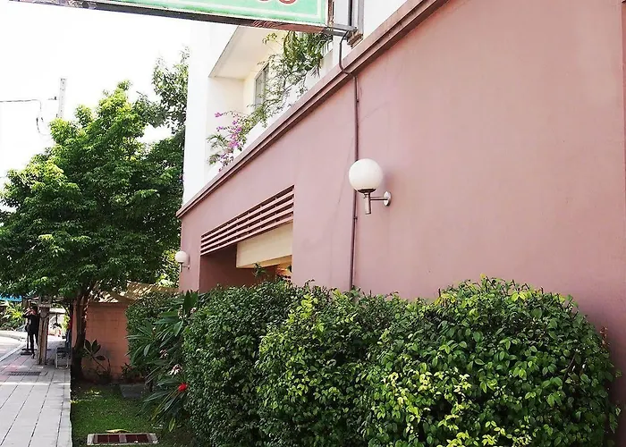 Thanapa Place Motel 2*
