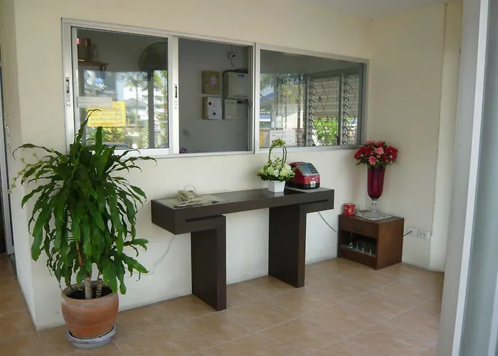 Motel Thanapa Place