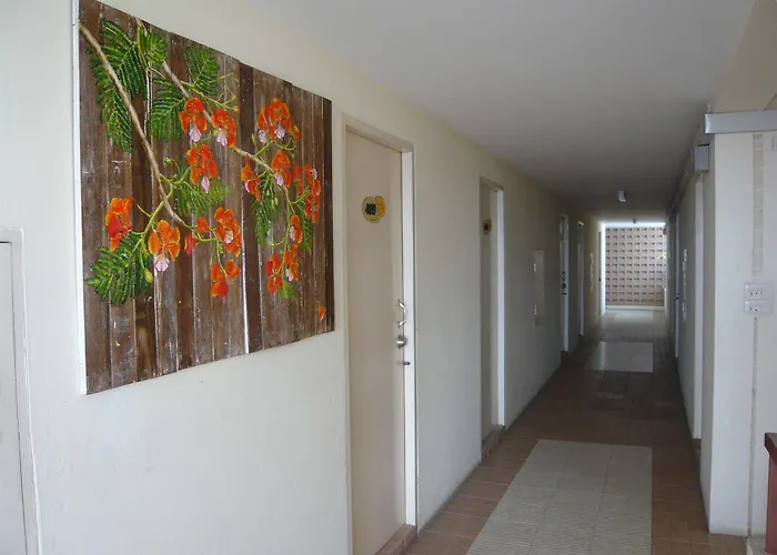 Thanapa Place Motel 2*
