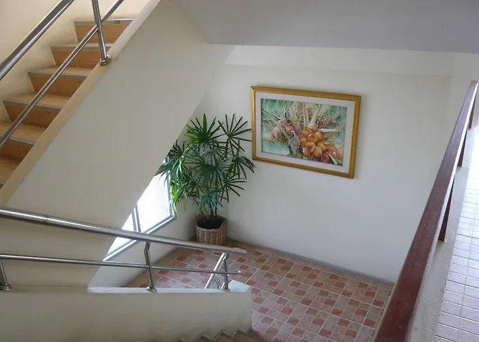 Motel Thanapa Place